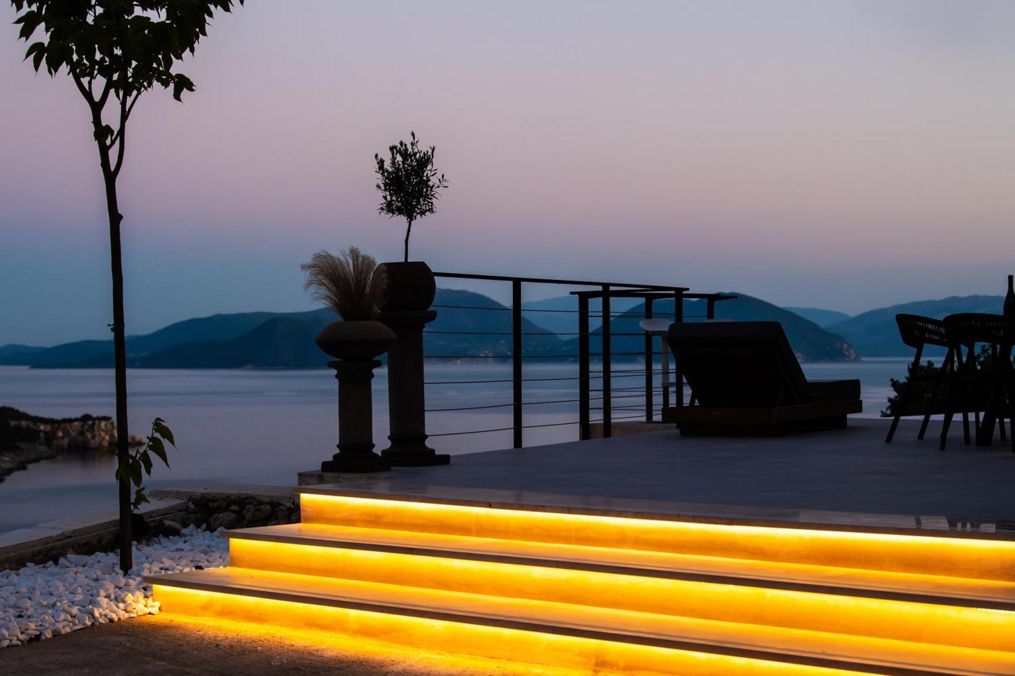 Pantea Luxury Villa วาซีลีกี ภายนอก รูปภาพ