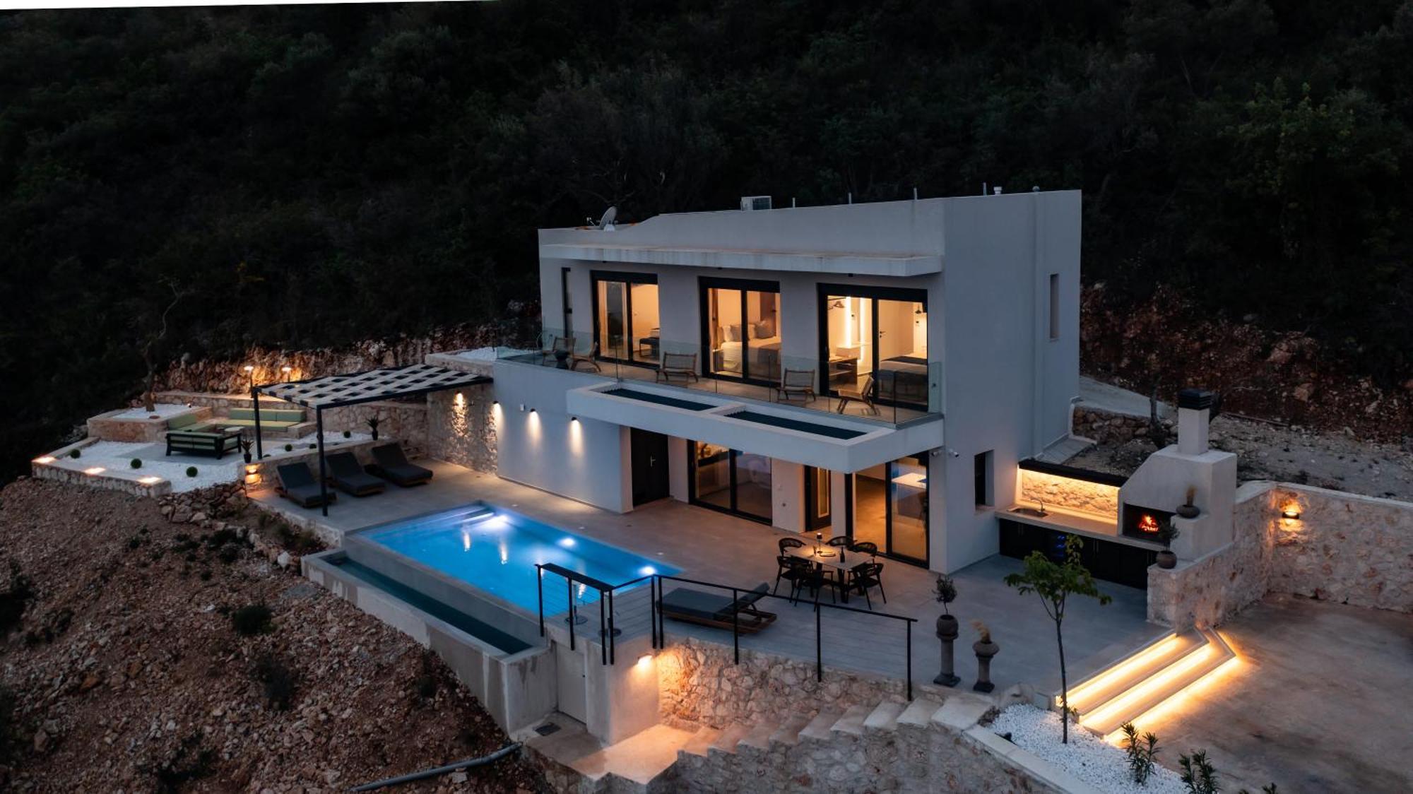 Pantea Luxury Villa วาซีลีกี ภายนอก รูปภาพ